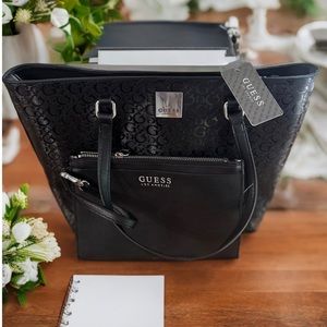 Guess Tote bag with Cluth